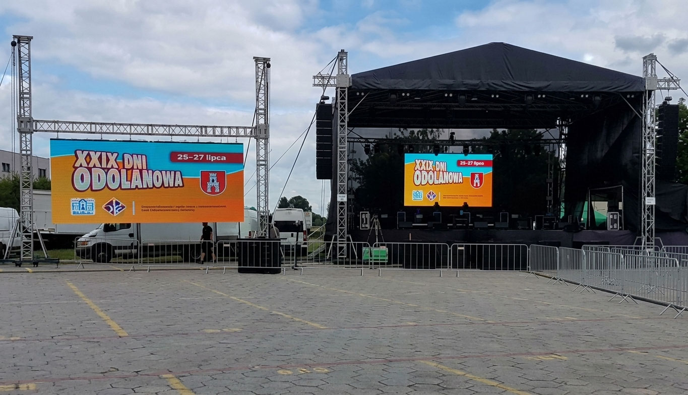 Telebim LED P8,33 – montaż plenerowy